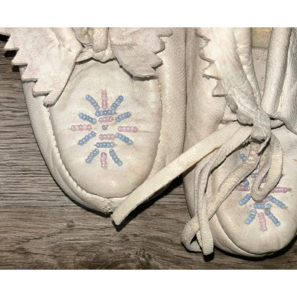 VTG Hand Beaded Soft Leather Idian Design Child's‎ Moccasins Leather Sz 3